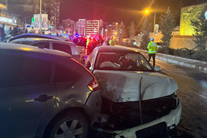 Niğde de zincirleme trafik kazası Bursa Hakimiyet