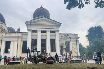 Rusya'dan Odessa'daki tarihi katedrale saldırı