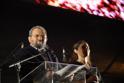 Ehud Barak "Şifa Hastanesi'ndeki sığınakları İsrail inşa etti" ifşaatı sonrası ihanetle suçlandı