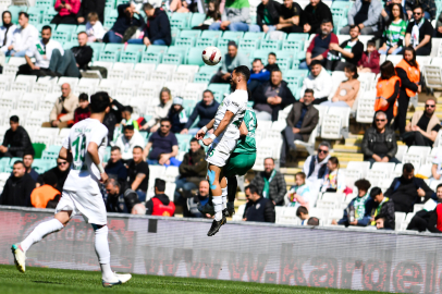 TİMSAH KOMADA! | Bursaspor, Kırklarelispor'a evinde 2-0'lık skorla kaybetti...