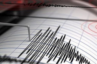 Bir deprem de Adana'da