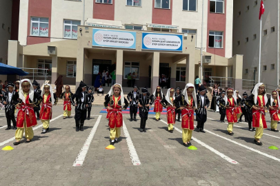 Bursa'da öğrenciler yıl sonu şenliğinde doyasıya eğlendiler