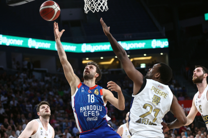 Fenerbahçe Beko, Anadolu Efes'i farklı geçti!