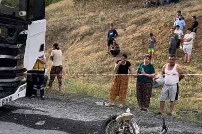 Çanakkale'de kamyon ile motosiklet çarpıştı: 2 ölü