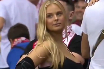 Türkiye-Polonya maçında sarışın kadın gündem oldu!