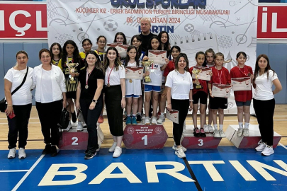 Bursa Osmangazili badmintonculardan Türkiye şampiyonluğu