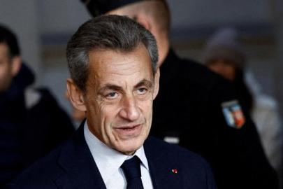 Sarkozy, Macron'un erken seçim kararını eleştirdi