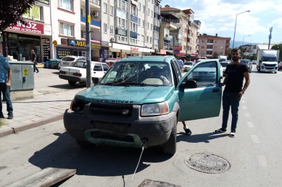 Bursa'da cip, motosikletle çarpıştı! 2 yaralı