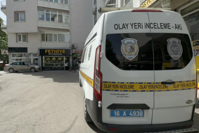 Bursa'da kuyumcuyu soymaya çalışan hırsız sert duvara çarptı!