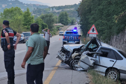 Kastamonu’da otomobil ile hafif ticari araç çarpıştı: Çok sayıda yaralı var