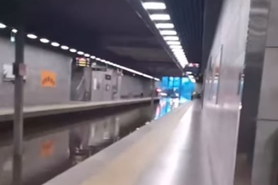 Bursa'da metro istasyonlarını su bastı! Seferler durduruldu
