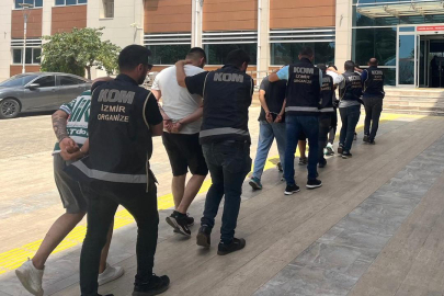 İzmir'de durdurulan otomobilden el yapımı patlayıcı çıktı