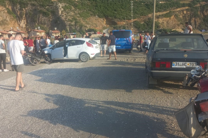 Hatay'da otomobil ile motosiklet çarpıştı