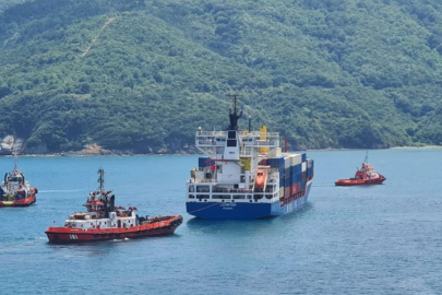 İstanbul Boğazı'nda gemi trafiği çift yönlü askıya alındı