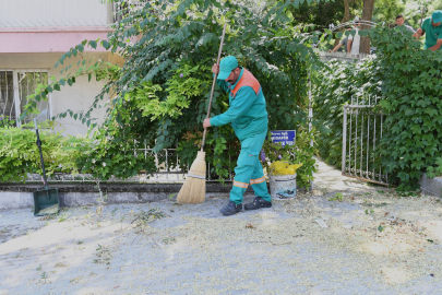 Vatandaşlar ve belediye ekipleri, Bursa Osmangazi’yi birlikte temizledi!