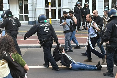 Almanya'da Filistin destekçilerine polis engeli