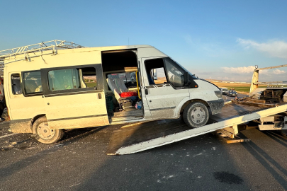 Ankara'da işçileri taşıyan iki araç çarpıştı: 1 ölü