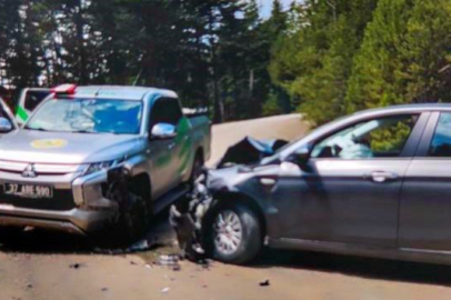 Kastamonu’da kamyonet ile otomobil çarpıştı