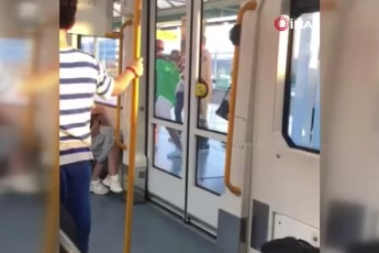 Bursa'da metroda yer verme kavgası!