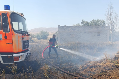 Van’da anız yangını çıktı