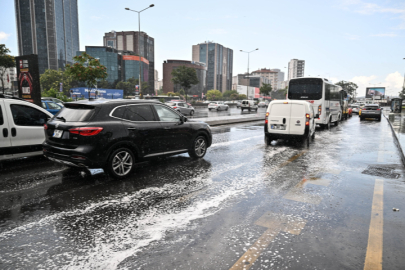 İstanbul'da yağmur hayatı olumsuz etkiledi