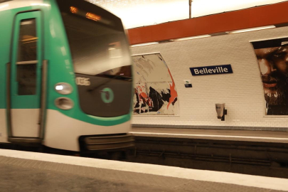 Paris'te metro seferlerinde aksamalar yaşandı