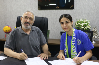 Emine Gökdemir Bursa Büyükşehir Belediyespor'da