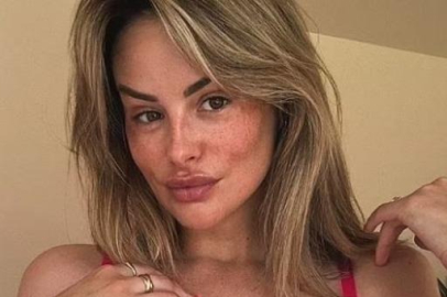 Rhian Sugden doğum sonrası kıvrımlarıyla barışık!