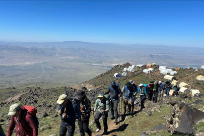 Bursa İnegöllü dağcılar Ağrı Dağı’na tırmandılar