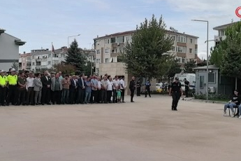 Bursa'da Kansere yenik düşen emekli polis son yolculuğuna uğurlandı