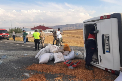 Van’da minibüs takla attı