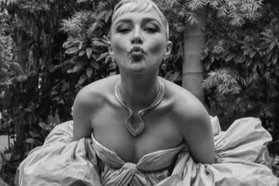 Florence Pugh Vogue için poz verdi