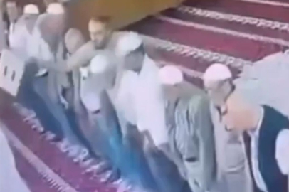 Namaz esnasında imamın kafasına tabureyle vurdu!