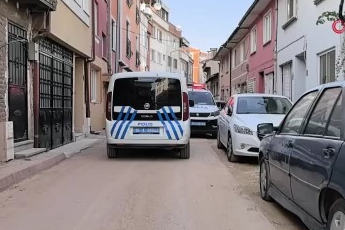 Bursa'da eski nişanlısının önünü kesip ateş etti