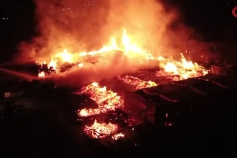 Bursa'da gece yarısı fabrikada yangın! 4 saatin ardından...