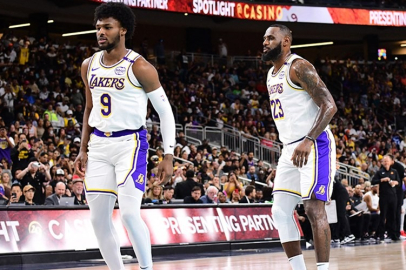 NBA'de ilk: LeBron James ve Bronny James lig tarihine geçti