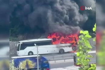 Bursa'da seyir halindeki otobüs alev alev yandı