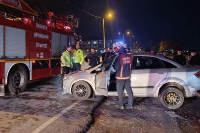 Sakarya Karasu'da iki otomobil çarpıştı: 3 yaralı