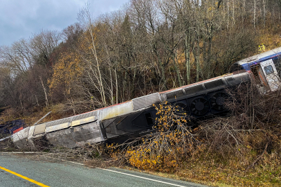 Norveç’te yolcu treni raydan çıktı: 1 ölü