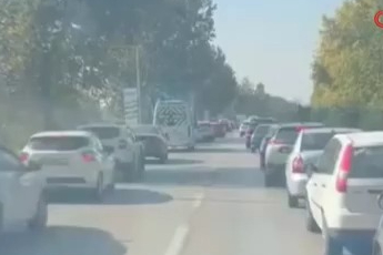 Bursa’da sürücülerin 'fermuar yöntemi'yle ambulansa yol vermesi kamerada!