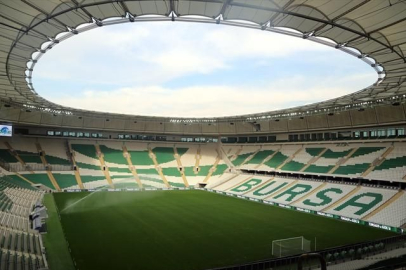 Bursaspor stadyum isim sponsorunu açıkladı! İşte stadın yeni ismi ve sponsorluk bedeli...