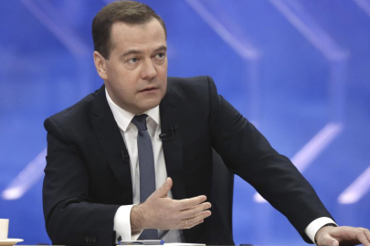 Medvedev: Kamala Harris'in işi bitti