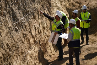 Deprem avcıları 25 diri fay yakaladı!