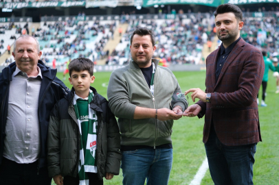 Bursaspor’dan Atış Grup’a teşekkür plaketi