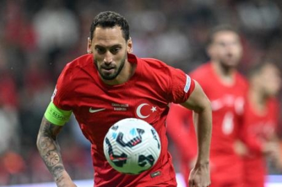 Hakan Çalhanoğlu'ndan penaltıyı kaçıran Kerem'e destek