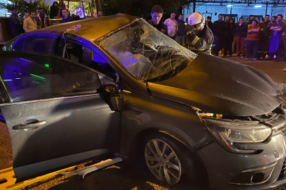 Antalya'da tur otobüsü otomobille çarpıştı