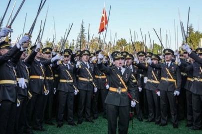 5 teğmen ve 3 komutan ihraç talebiyle disipline sevk edildi