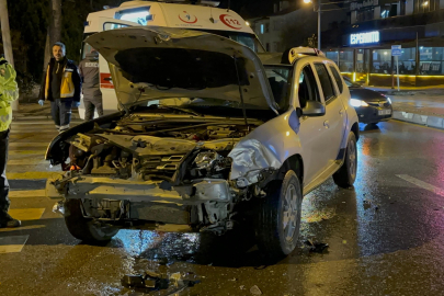 Bolu'da cipin çarptığı minibüs karşı şeride savruldu: 1 yaralı