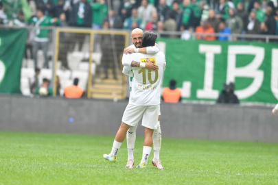 Bursaspor'un kaptanı Ahmet İlhan Özek'in her golü jeneriklik!