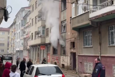 Elazığ’da metruk binada yangın